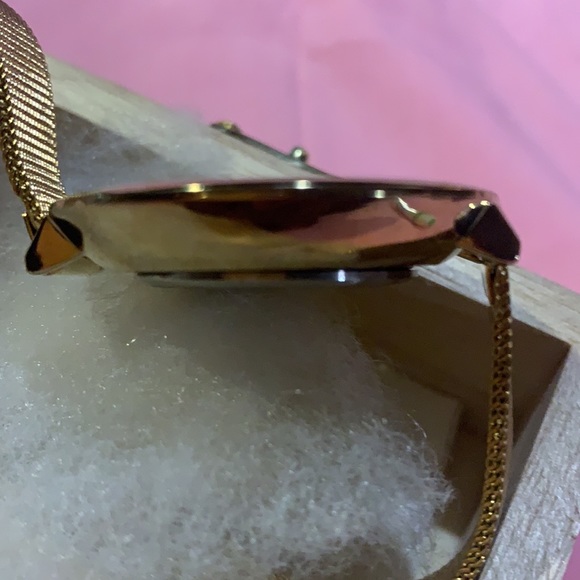 Watch - Picture 3 of 3